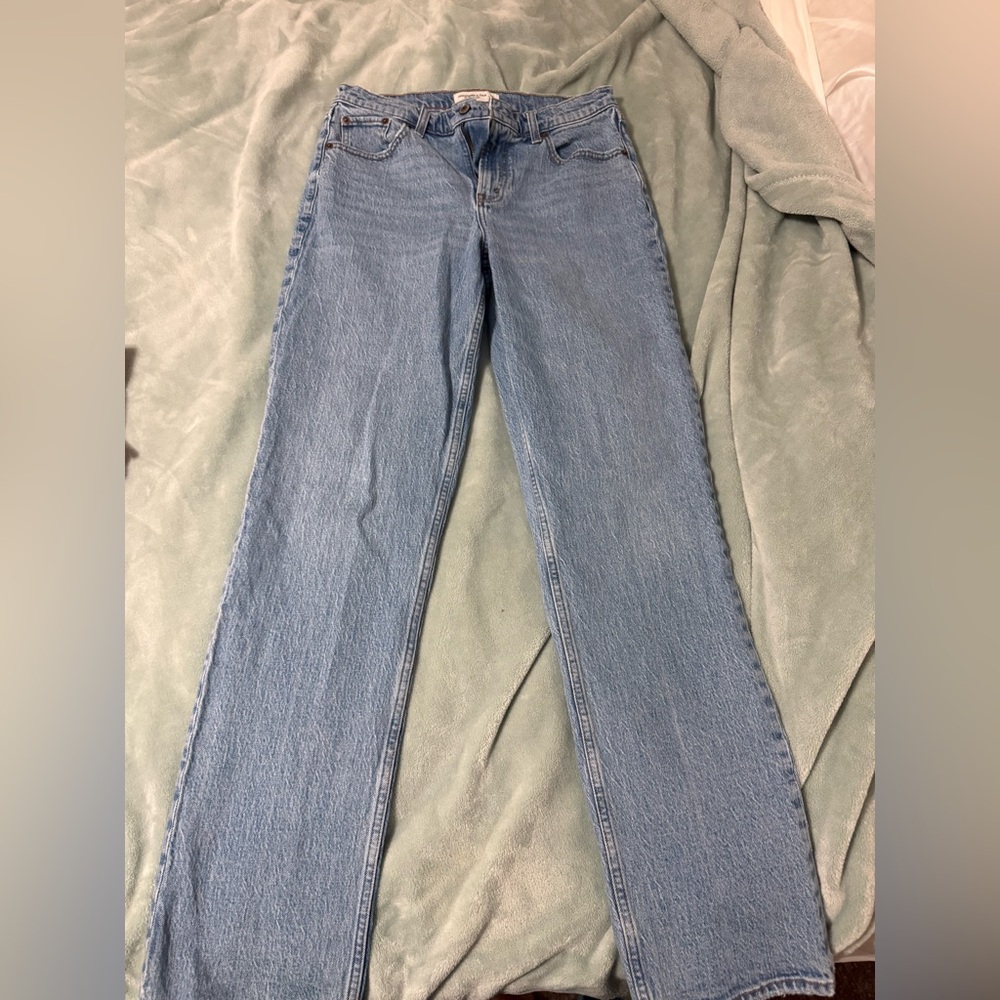Abercrombie & Fitch Curve Love Mid Rise 90s Straight Jeans